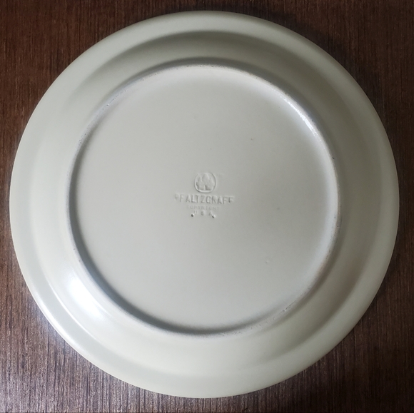 Pfaltzgraff Village Pattern Replacement Dinner Plate - Picture 2 of 2